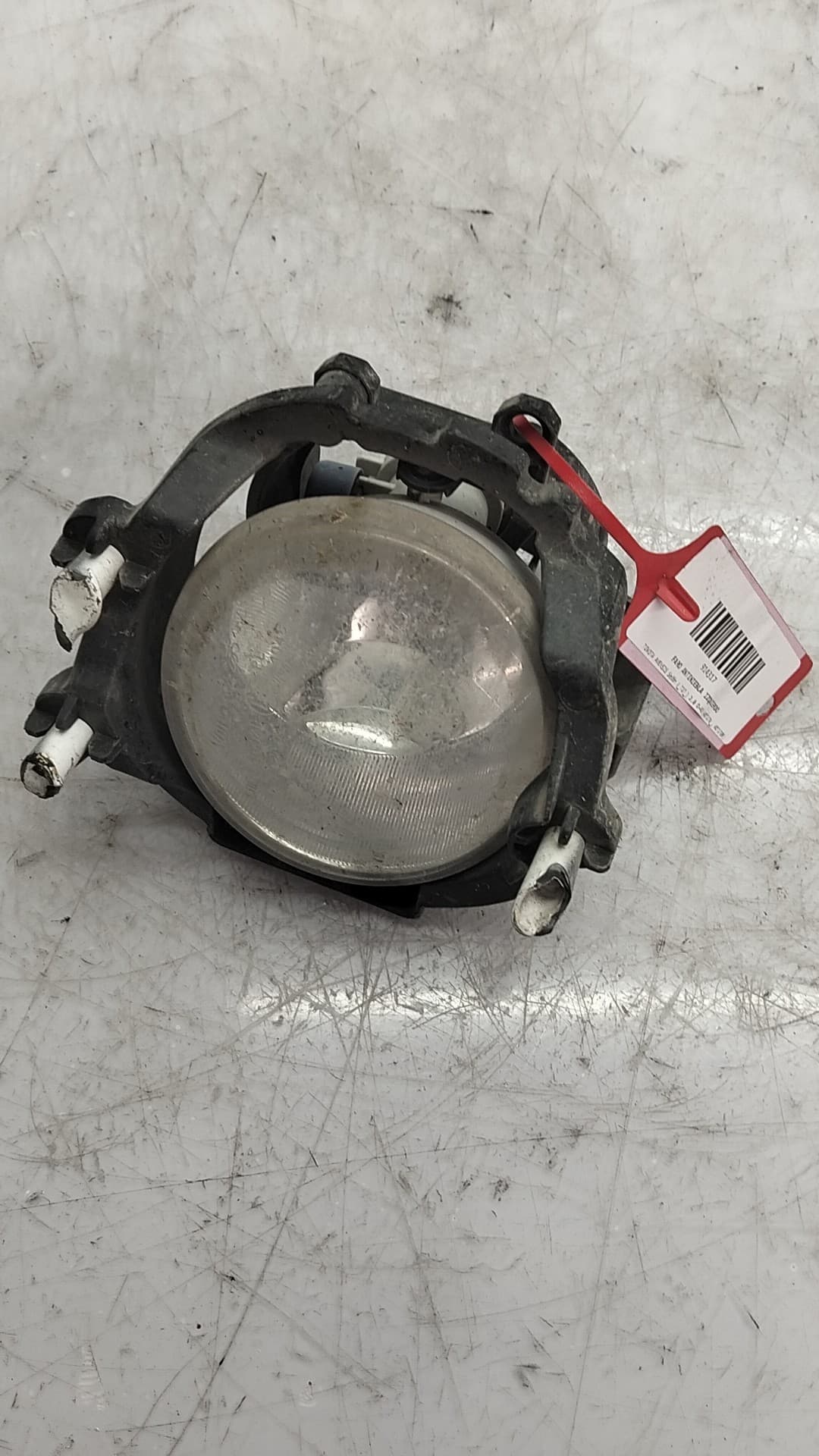 Faro antiniebla izquierdo TOYOTA AVENSIS SEDÁN (_T27_)