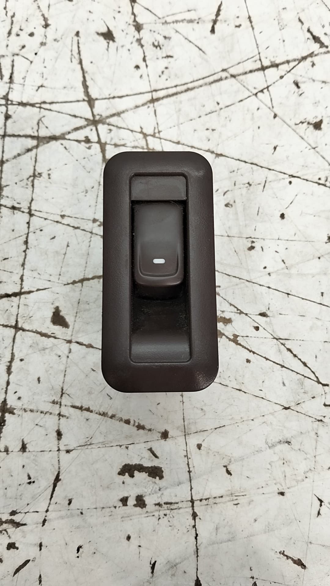 Mando elevalunas trasero derecho MAHINDRA XUV500