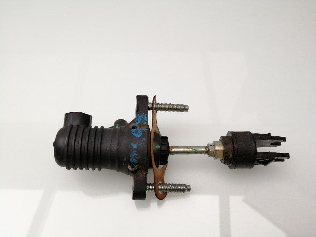 Bomba embrague TOYOTA HILUX (GUN1)