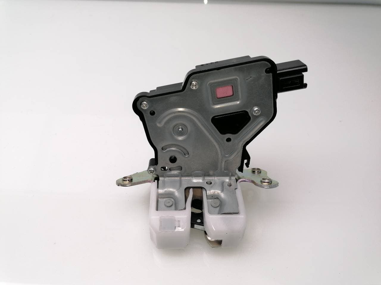 Cerradura maletero / porton SUZUKI SWIFT IV (FZ, NZ)