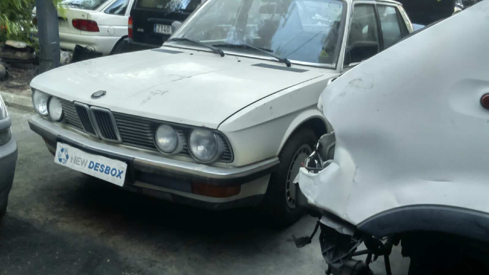 Recambio de PUERTA TRASERA DERECHA para BMW SERIE 5 (E28) 518 M10B18 referencia OEM IAM 41521961310 - BLANCO