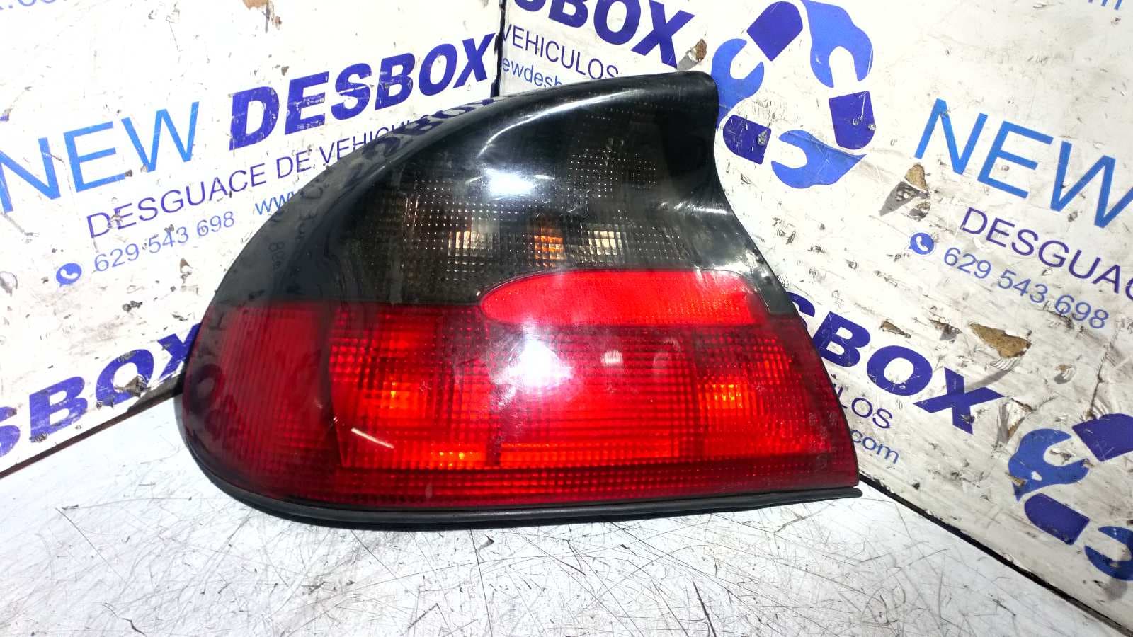 Recambio de PILOTO TRASERO IZQUIERDO para OPEL TIGRA 1.6 16V X16XE referencia OEM IAM - VERDE