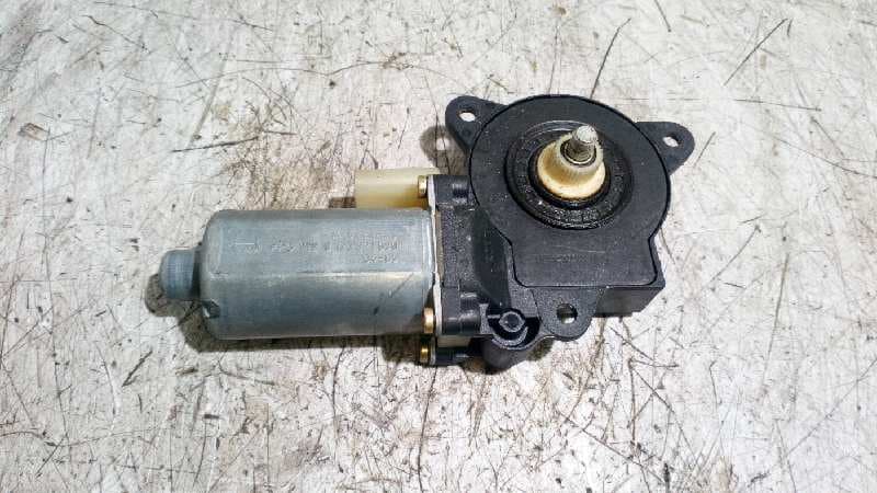 Recambio de MOTOR ELEVALUNAS DELANTERO DERECHO para FORD FIESTA (CBK) FXJB referencia OEM IAM 0130821939 - GRIS