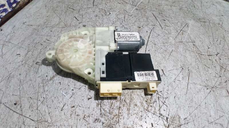 Recambio de MOTOR ELEVALUNAS DELANTERO DERECHO para CITROEN C4 BERLINA 1.6 HDi CAT (9HY / DV6TED4) 9HZDV6TED4 referencia OEM IAM 9681574880 - NEGRO