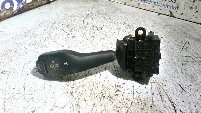 Recambio de MANDO LUCES para BMW SERIE 3 TOURING (E46) 320d M47204D1 referencia OEM IAM 8363668K - GRIS