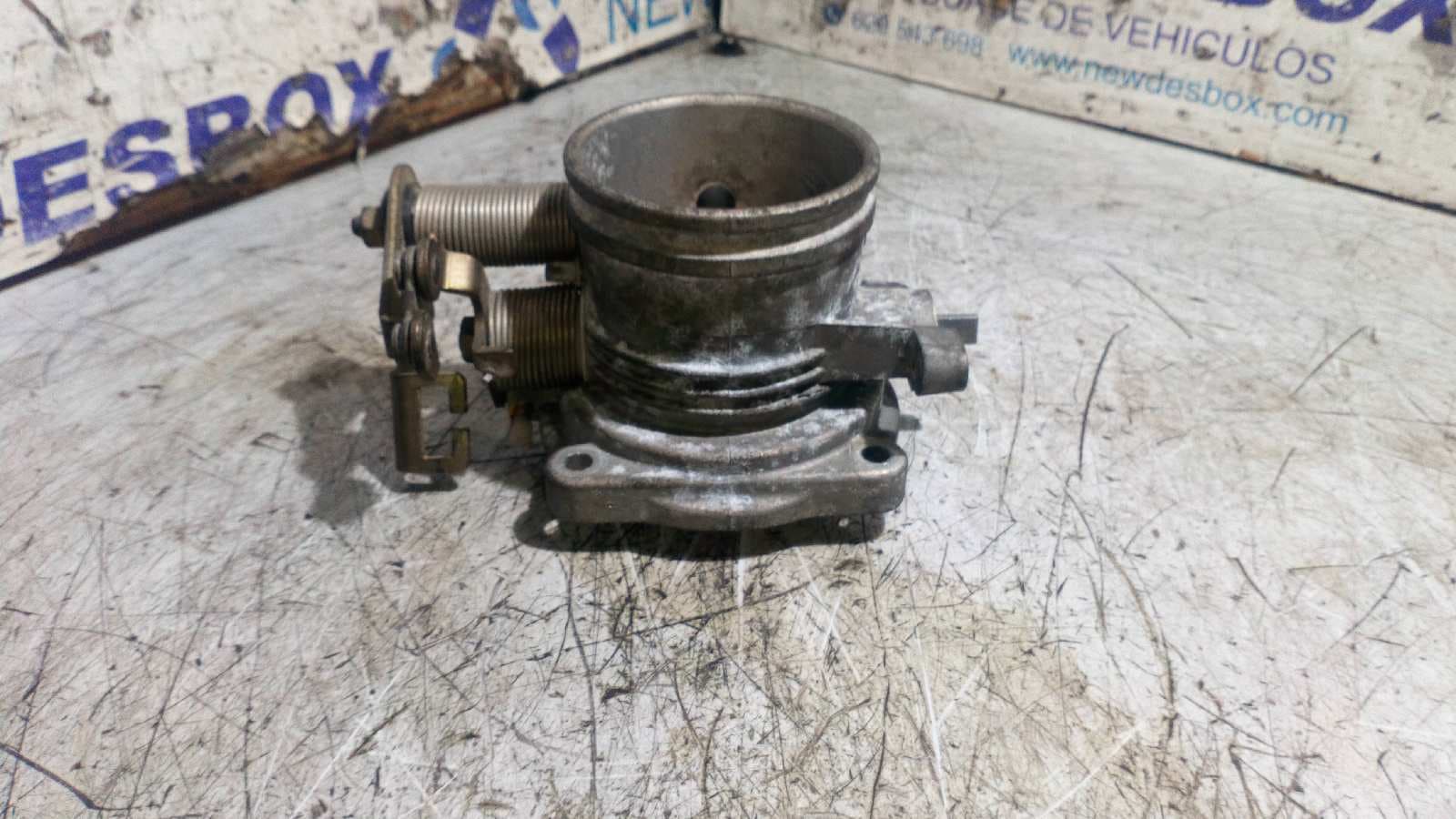 Recambio de CAJA MARIPOSA para PORSCHE 968 3.0 M4443 referencia OEM IAM 9441100250E