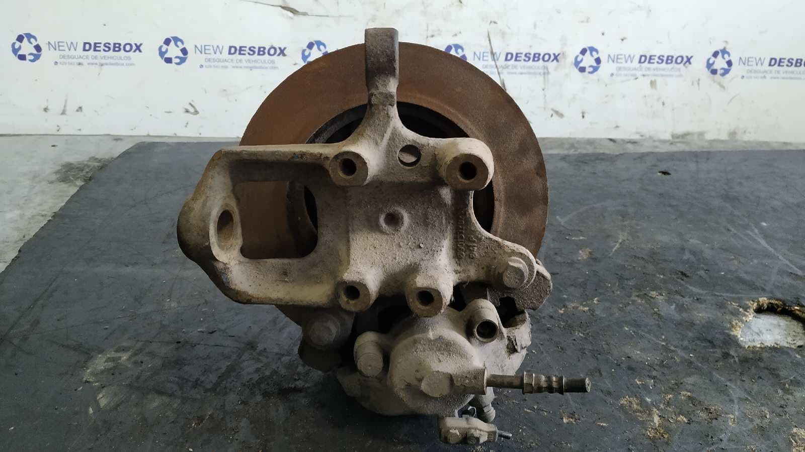 Recambio de MANGUETA DELANTERA DERECHA para MERCEDES-BENZ SPRINTER 02.00 -> CAJA CERRADA, TECHO ELEVADO * 611987 referencia OEM IAM 901332020 - BLANCO