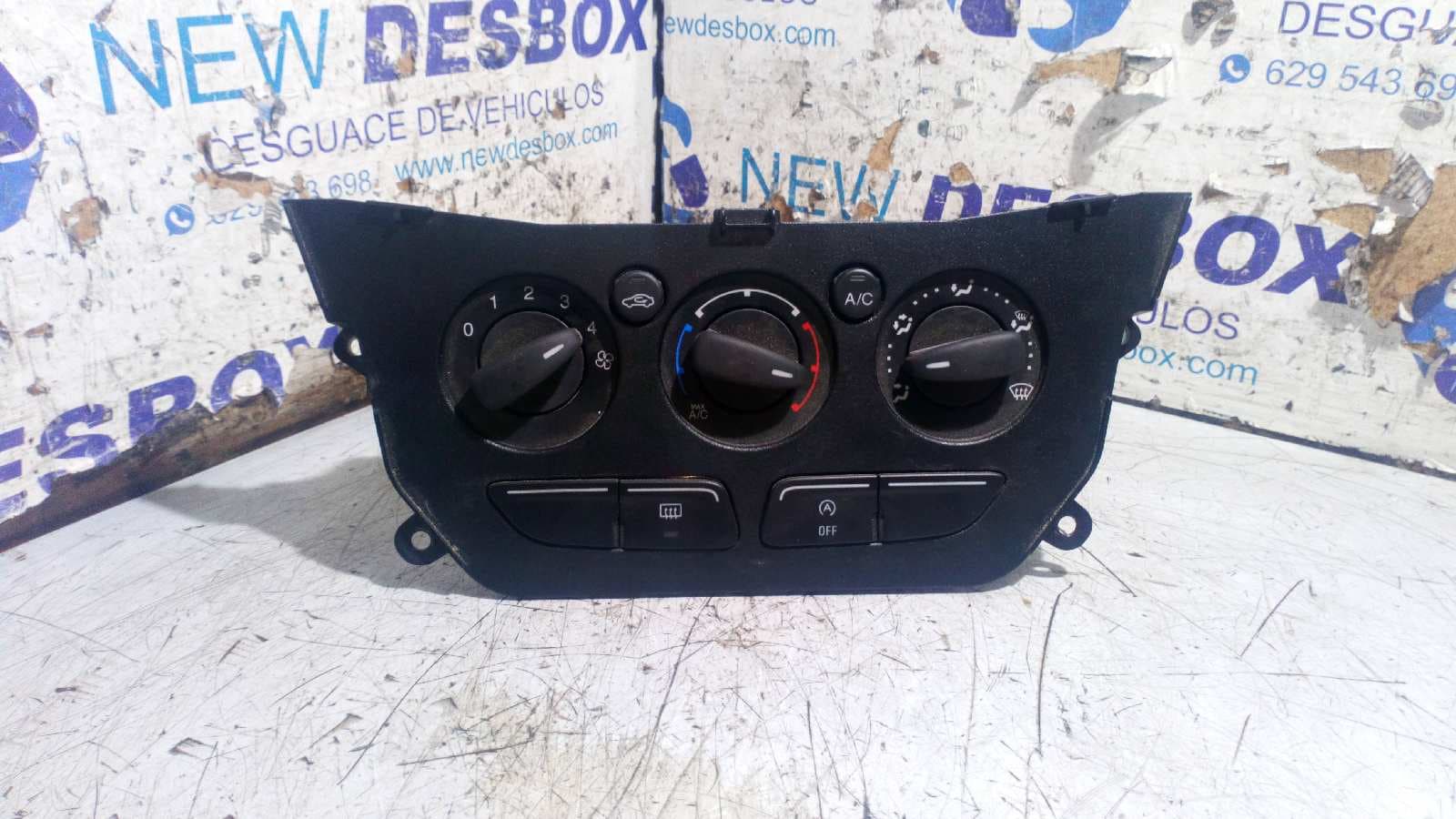 Recambio de MANDO CALEFACCION / AIRE ACONDICIONADO para FORD TRANSIT CONNECT XVGA referencia OEM IAM DT1T19980AD - BLANCO