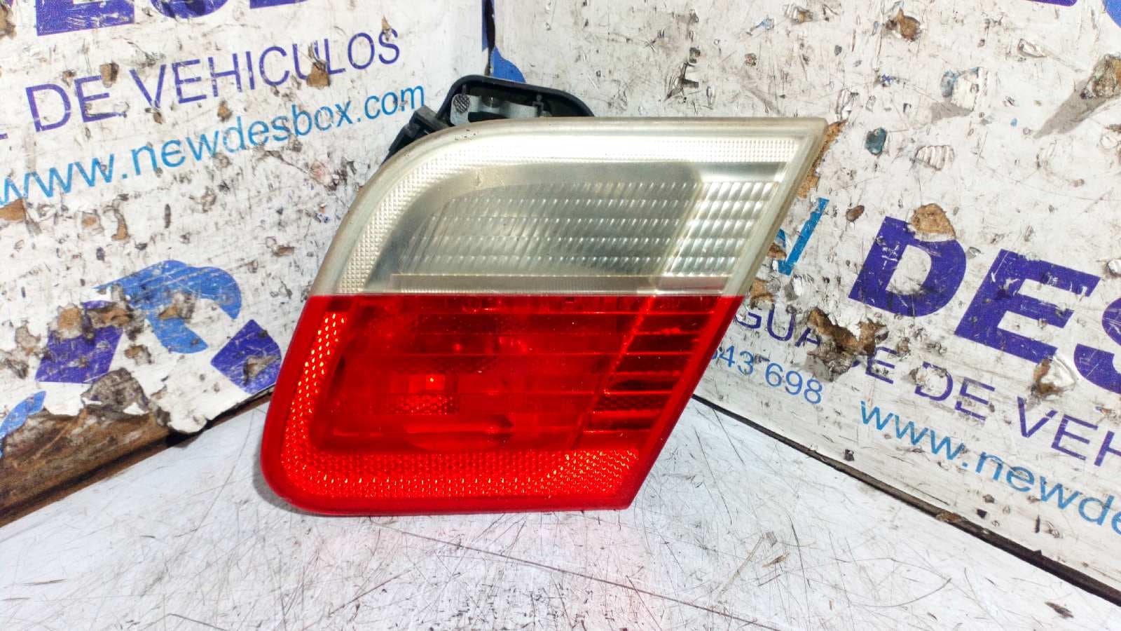 Recambio de PILOTO PORTON DERECHO para BMW SERIE 3 BERLINA (E46) referencia OEM IAM 257512 - AZUL