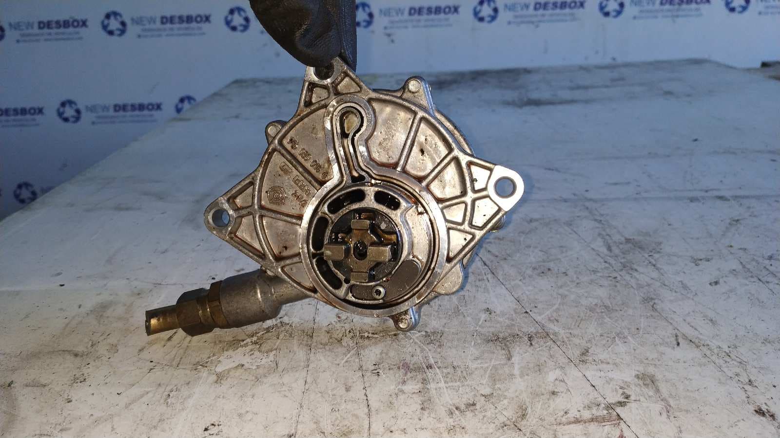 Recambio de DEPRESOR FRENO / BOMBA VACIO para SSANGYONG REXTON D27DT referencia OEM IAM A6652300465 - NEGRO