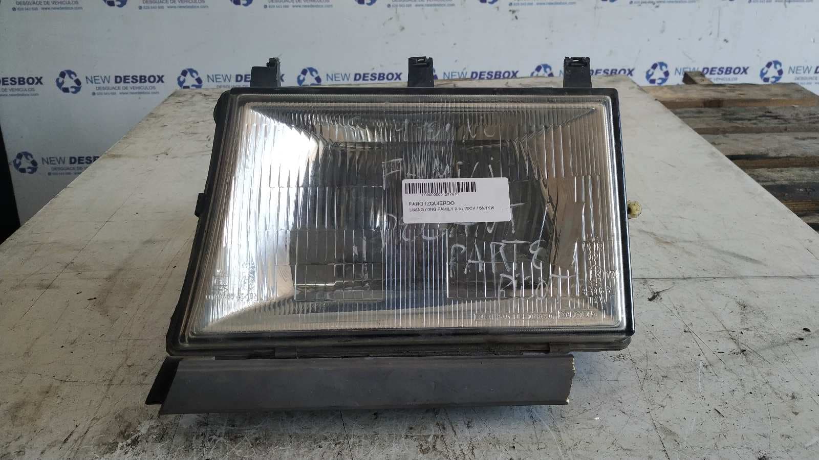 Recambio de FARO IZQUIERDO para SSANGYONG FAMILY 2.5 referencia OEM IAM 1080690
