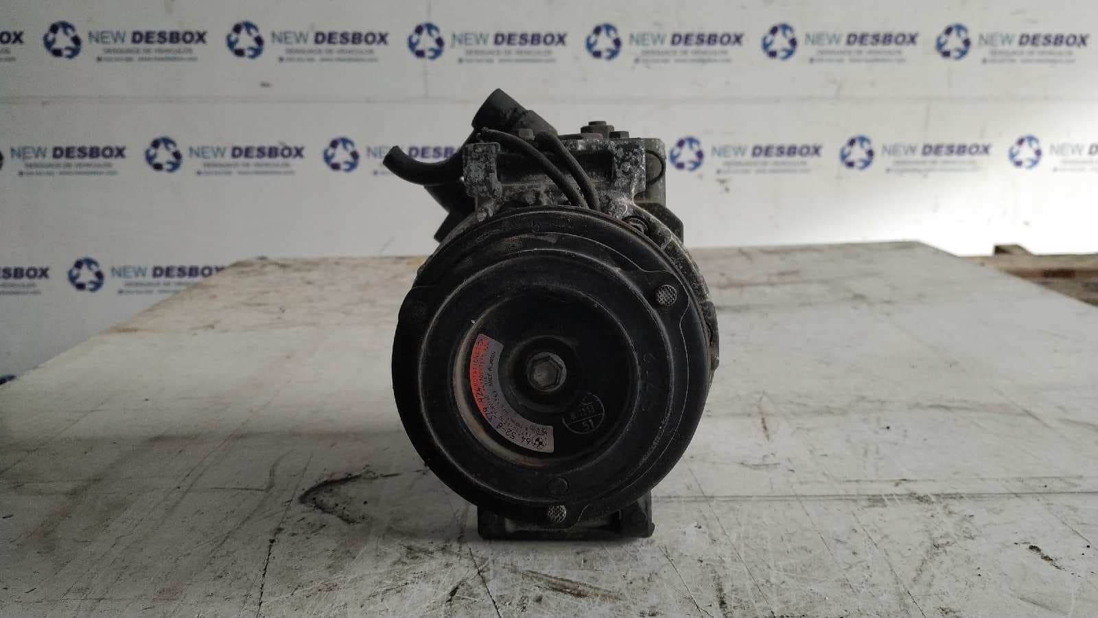 Recambio de COMPRESOR AIRE ACONDICIONADO para BMW SERIE 5 BERLINA (E39) M52TU referencia OEM IAM 4472208020 - NEGRO