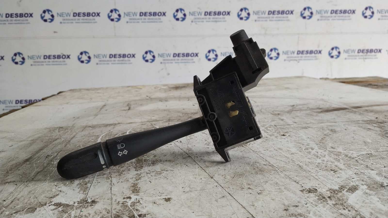 Recambio de MANDO INTERMITENTES para CHRYSLER VOYAGER (ES) 3.3 LE Grand Voyager 3.3 referencia OEM IAM 23199 - NEGRA