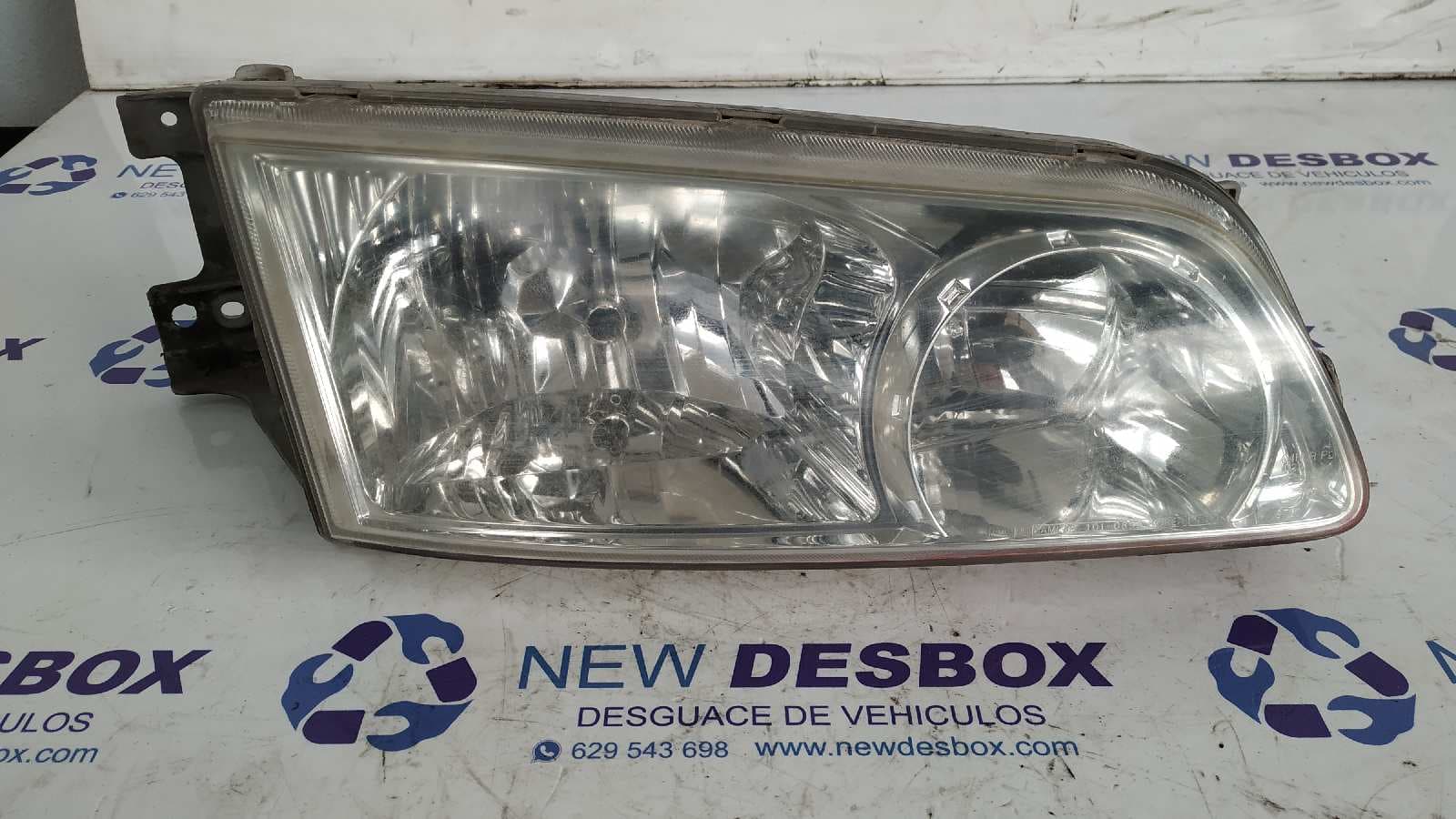 Recambio de FARO DERECHO para HYUNDAI H 1 4BH referencia OEM IAM 921024A5XX - BLANCO
