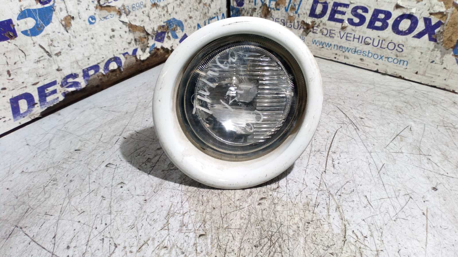 Recambio de FARO ANTINIEBLA IZQUIERDO para RENAULT TWINGO (CO6) 1.2 D7F700 referencia OEM IAM 7700420891 - BLANCO