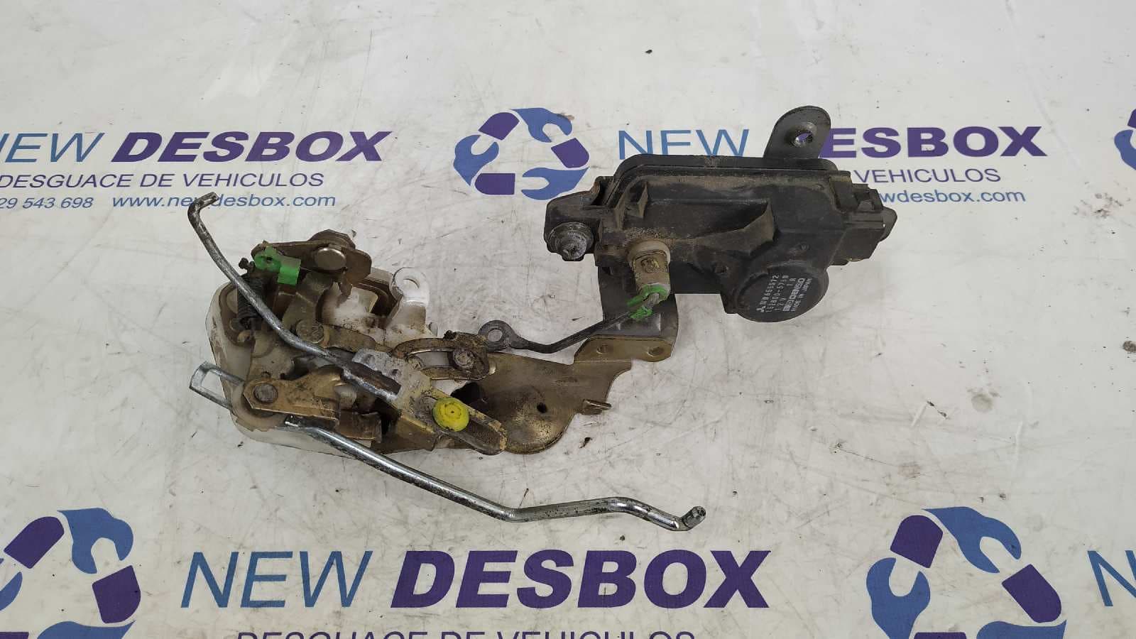 Recambio de CERRADURA PUERTA DELANTERA DERECHA para MITSUBISHI SPACE WAGON (N30/N40) 2.0 Turbodiesel referencia OEM IAM MB655572 - GRANATE