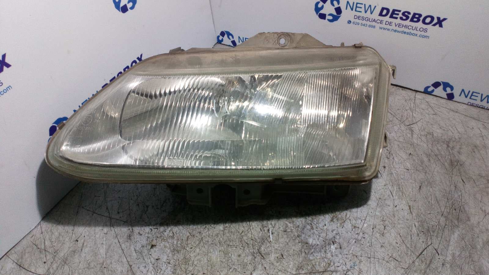 Recambio de FARO IZQUIERDO para RENAULT ESPACE /GRAND ESPACE (JE0) 2.2 dT Grand Espace RT G8T760 referencia OEM IAM 7700820118 - GRIS