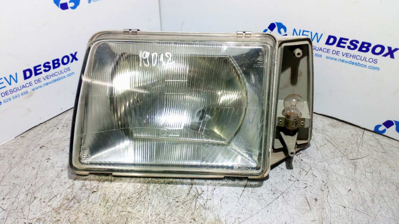 Recambio de FARO IZQUIERDO para SEAT TERRA Familiar 09NCA referencia OEM IAM 007405 - BLANCO