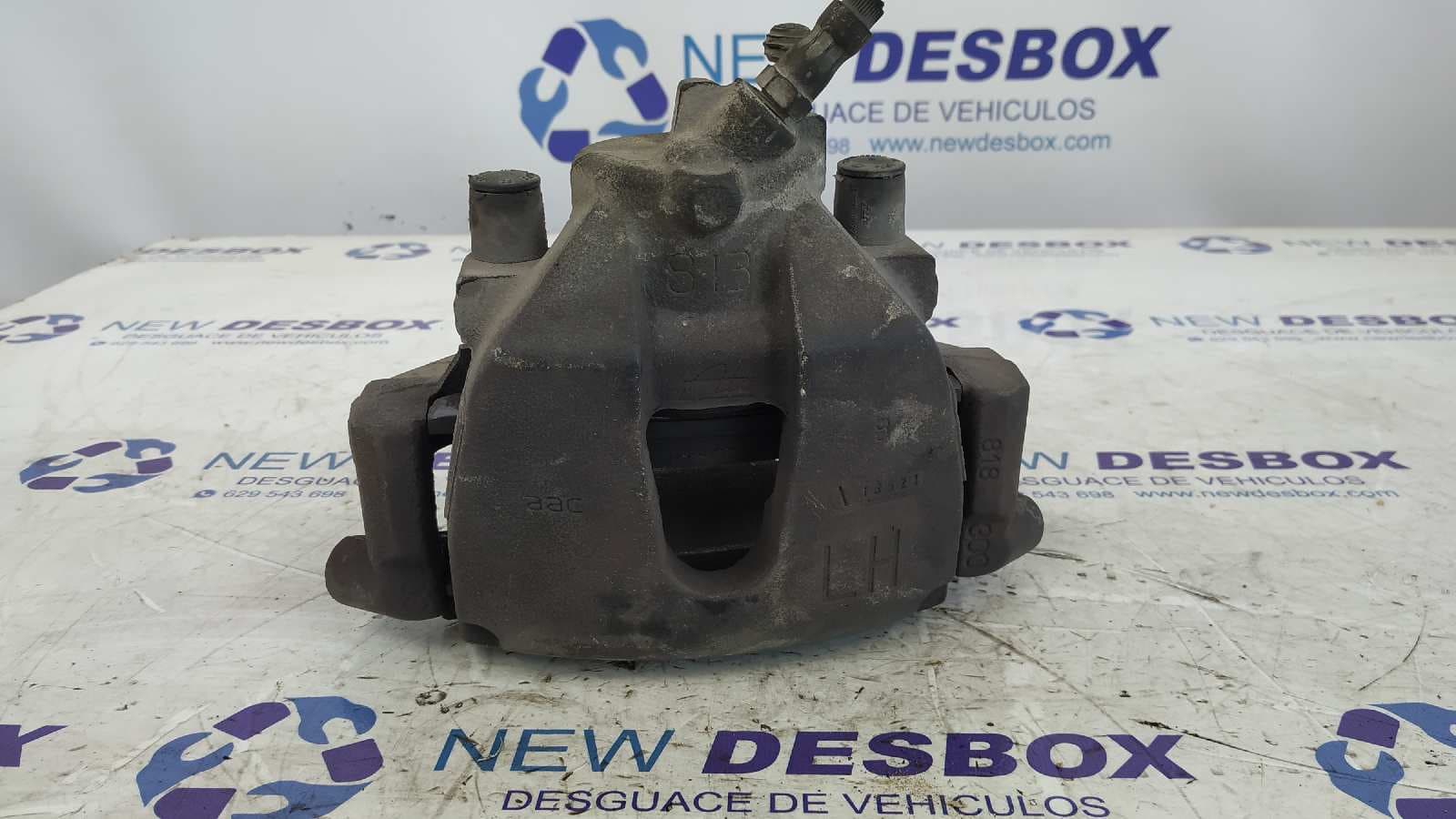 Recambio de PINZA DE FRENO DELANTERA IZQUIERDA para FORD KUGA (CBS) TXDA referencia OEM IAM 13521 813 - BLANCO