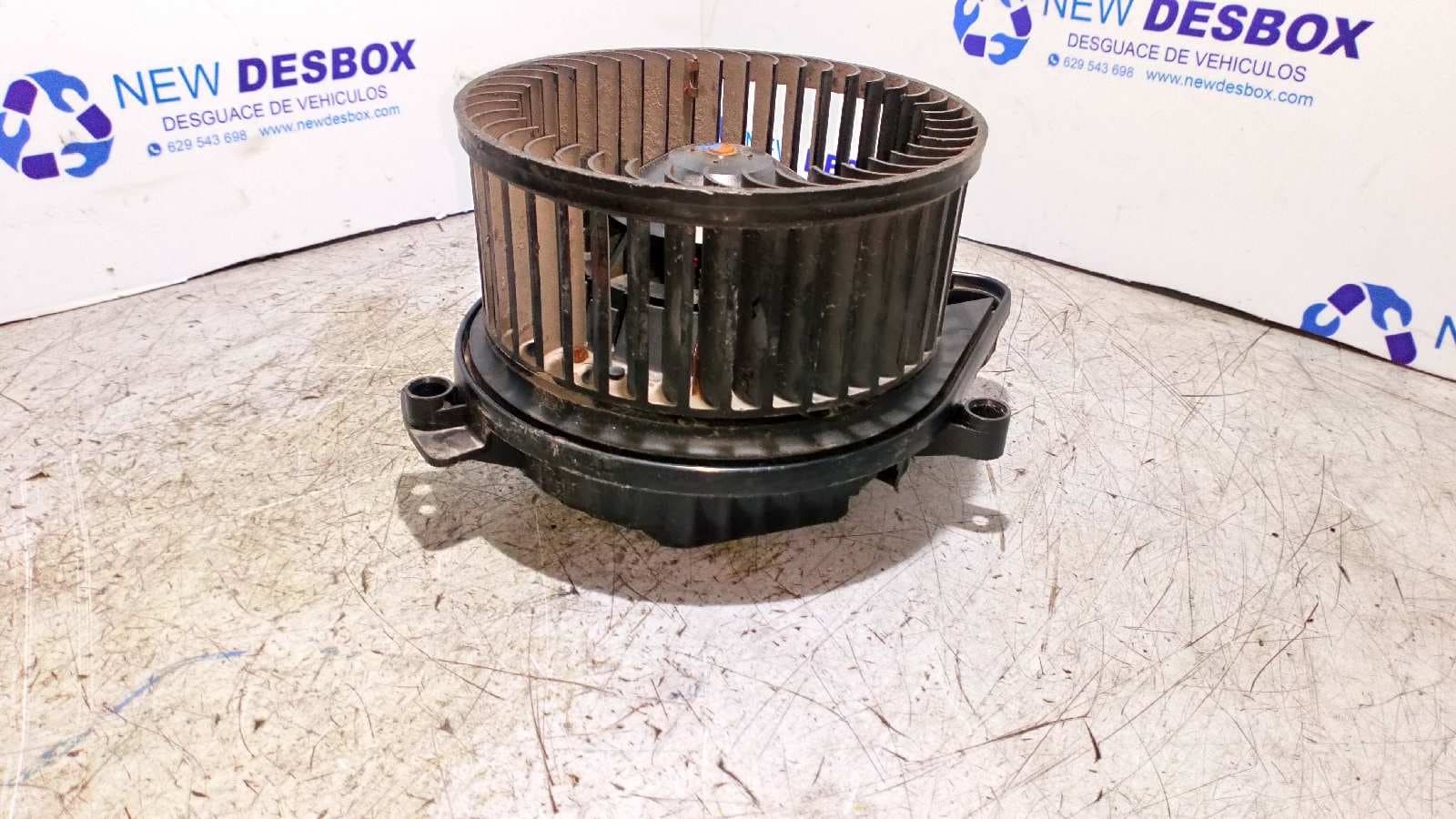 Recambio de MOTOR CALEFACCION para AUDI A4 BERLINA (8E) referencia OEM IAM 8E1820021E