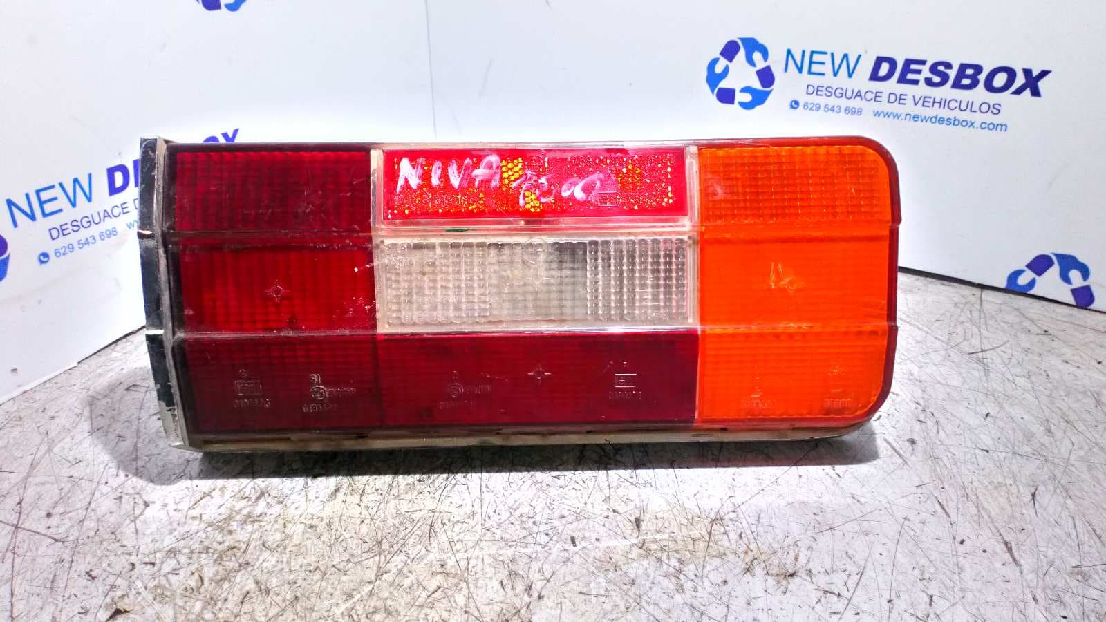Recambio de PILOTO TRASERO DERECHO para LADA NIVA ( 2121 / 21213 / 21214 / 21215 ) referencia OEM IAM 3716010