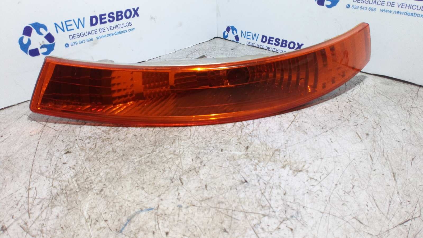 Recambio de PILOTO DELANTERO IZQUIERDO para RENAULT TRAFIC CAJA CERRADA (AB 4.01) referencia OEM IAM 89020825