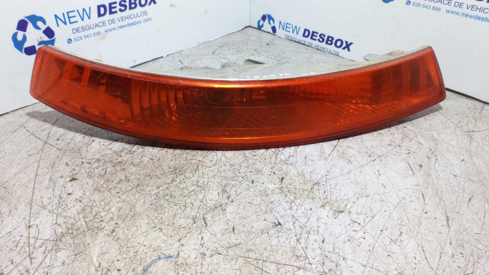 Recambio de PILOTO DELANTERO DERECHO para RENAULT TRAFIC CAJA CERRADA (AB 4.01) referencia OEM IAM 89005564