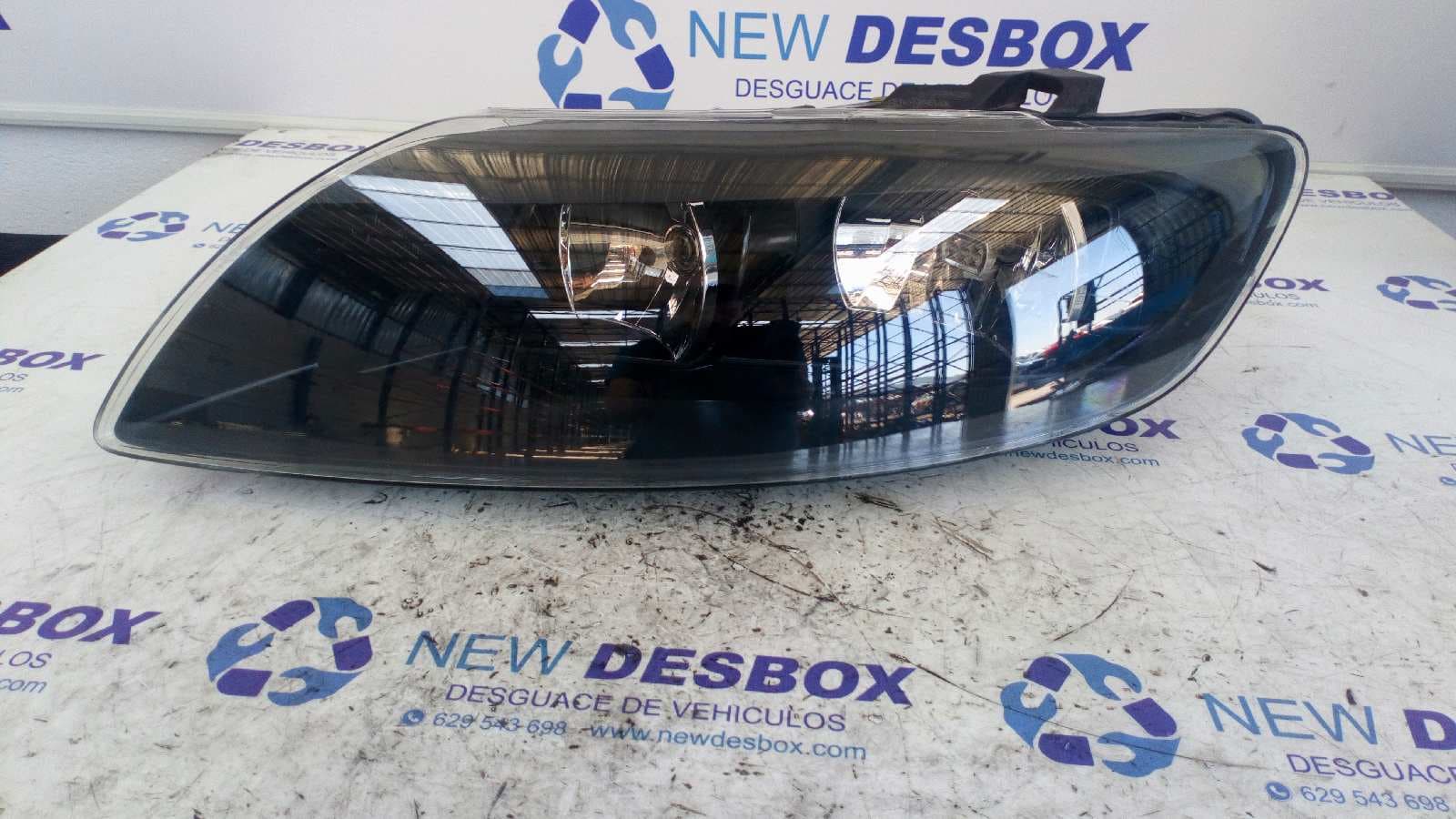 Recambio de FARO IZQUIERDO para AUDI Q7 (4L) referencia OEM IAM 89313059