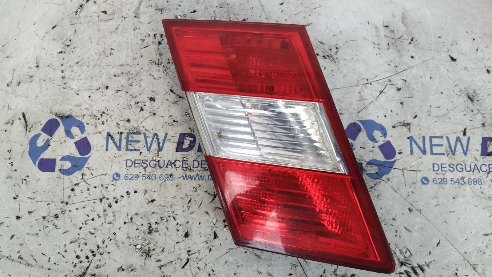 Recambio de PILOTO PORTON IZQUIERDO para MERCEDES-BENZ CLASE CLC (CL203) CLC 220 CDI (LA) (203.708) OM646963 referencia OEM IAM A2038205064 - NEGRO