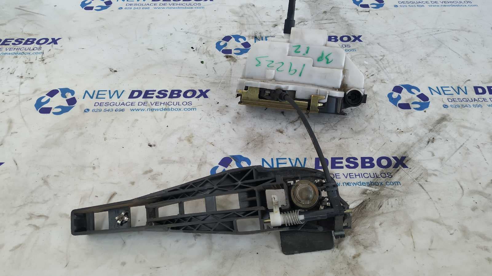 Recambio de CERRADURA PUERTA DELANTERA IZQUIERDA para CITROEN C3 PLURIEL 1.4 HDi 8HZ referencia OEM IAM 46978780 - GRIS