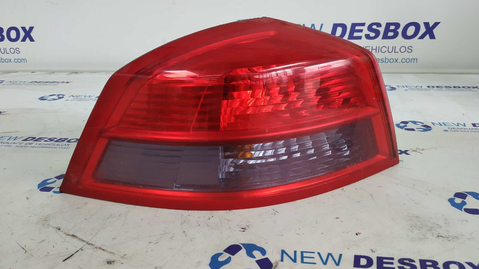 Recambio de PILOTO TRASERO IZQUIERDO para RENAULT VEL SATIS (BJ0) G9T702 referencia OEM IAM 8200014359 - VERDE