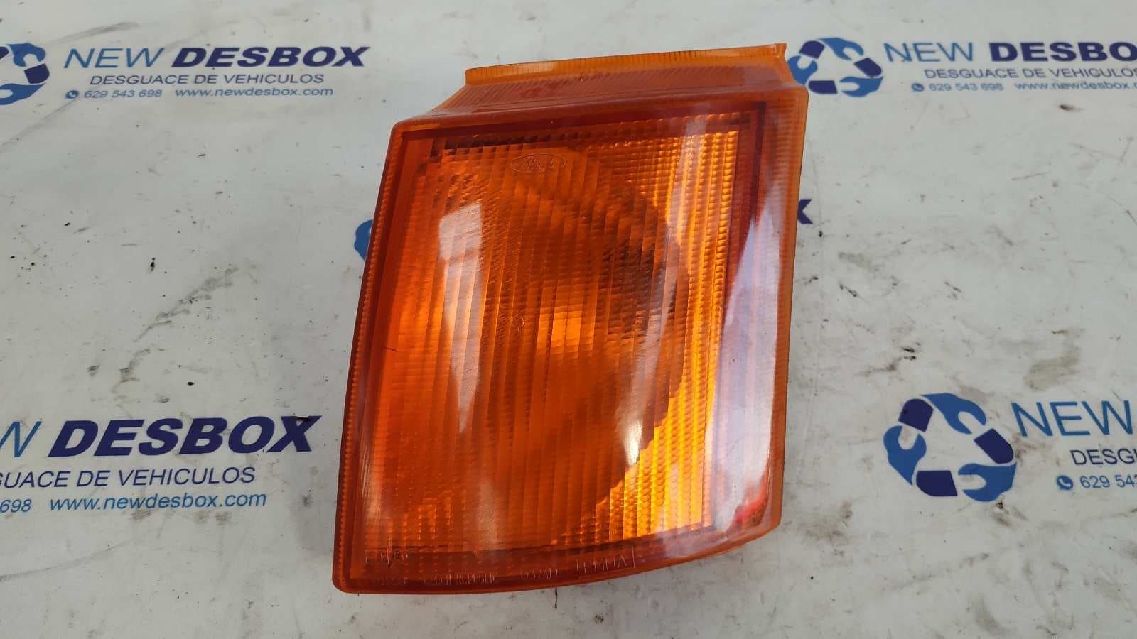 Recambio de PILOTO DELANTERO IZQUIERDO para FORD TRANSIT, COMBI 1995 2.5 TD 4EB referencia OEM IAM 95VG13369AA - BLANCO