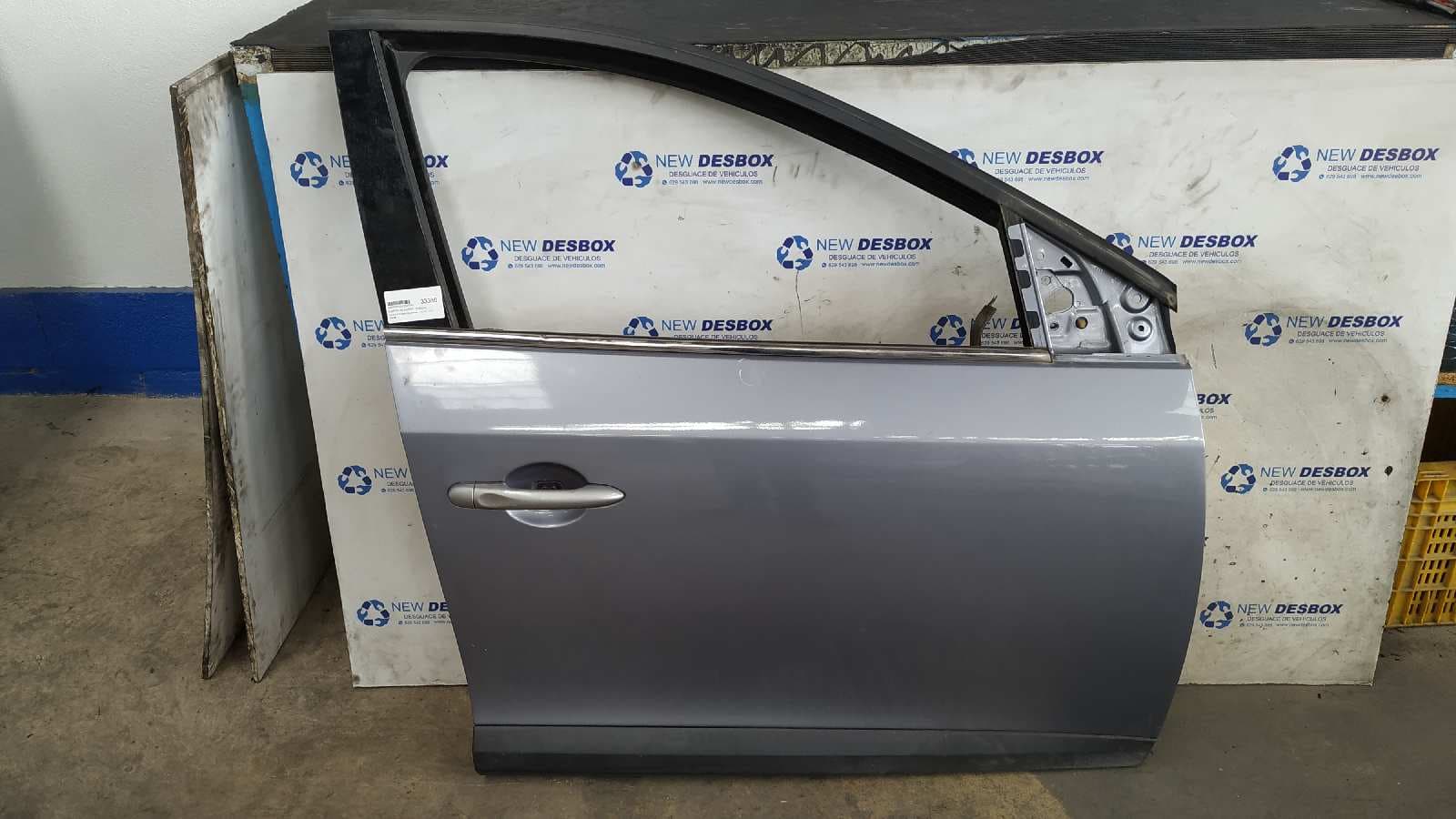Recambio de PUERTA DELANTERA DERECHA para RENAULT FLUENCE K9KG8 referencia OEM IAM - BLANCO