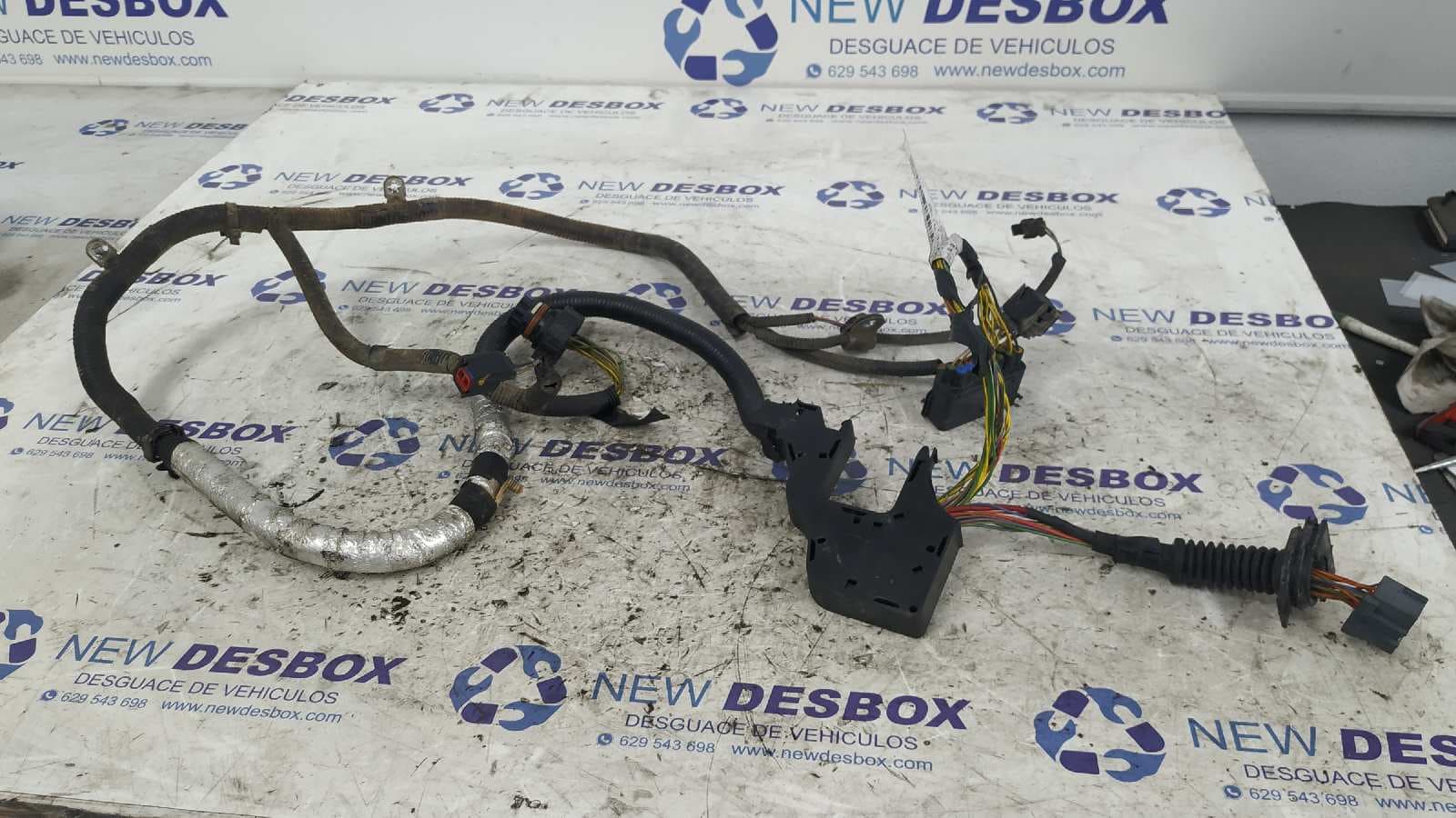 Recambio de NO IDENTIFICADO para LAND ROVER RANGE ROVER SPORT 276DT referencia OEM IAM YMD504641B - NEGRO