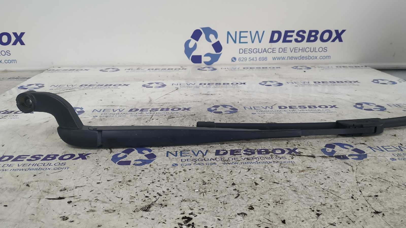 Recambio de BRAZO LIMPIA DELANTERO DERECHO para LAND ROVER RANGE ROVER SPORT 276DT referencia OEM IAM 6H323405BA - NEGRO