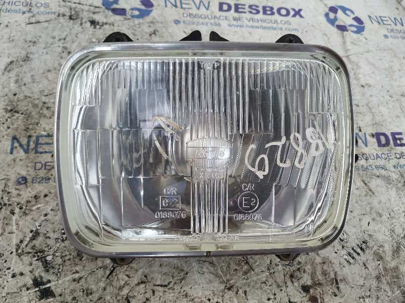 Recambio de FARO DERECHO para MITSUBISHI L 300 (P00) Caja cerr. largo, Techo elev. 4D56 referencia OEM IAM 0188076 - BLANCO