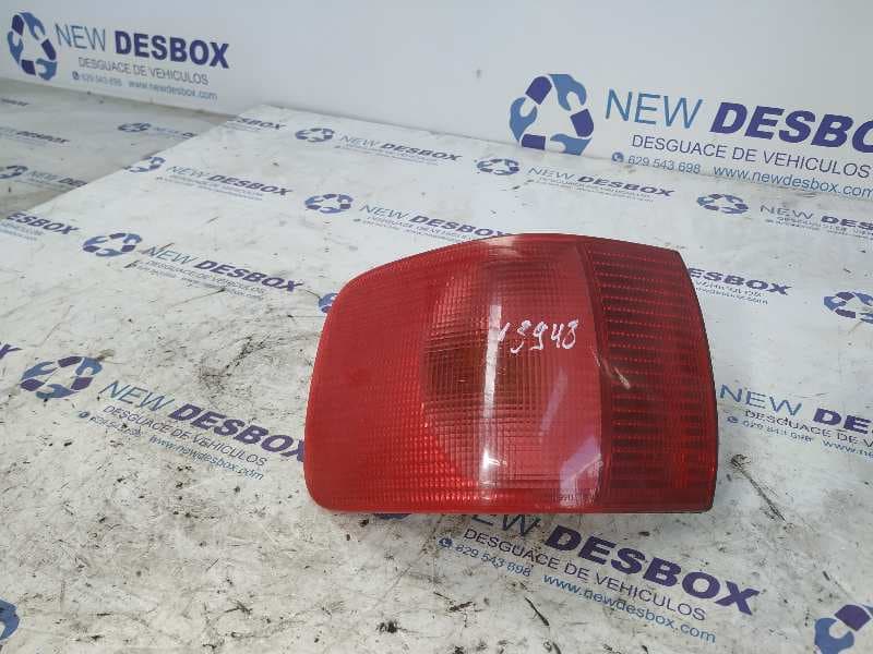Recambio de PILOTO TRASERO IZQUIERDO para AUDI 80 AVANT Básico Avant ABK referencia OEM IAM - ROJO