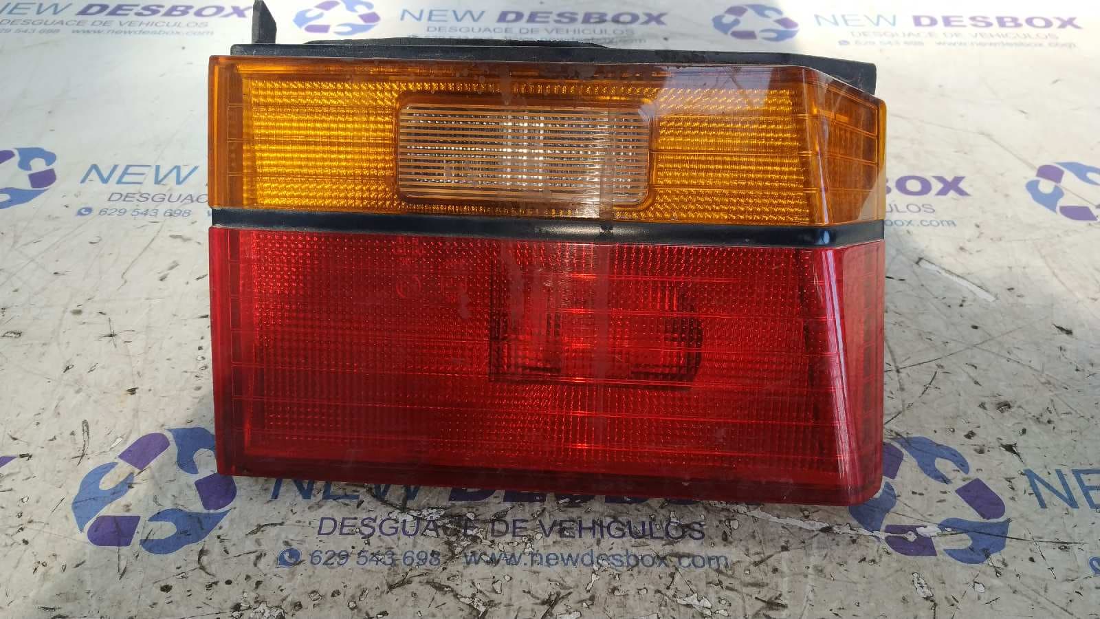 Recambio de PILOTO PORTON IZQUIERDO para HONDA ACCORD (CB/CC) referencia OEM IAM 0438496