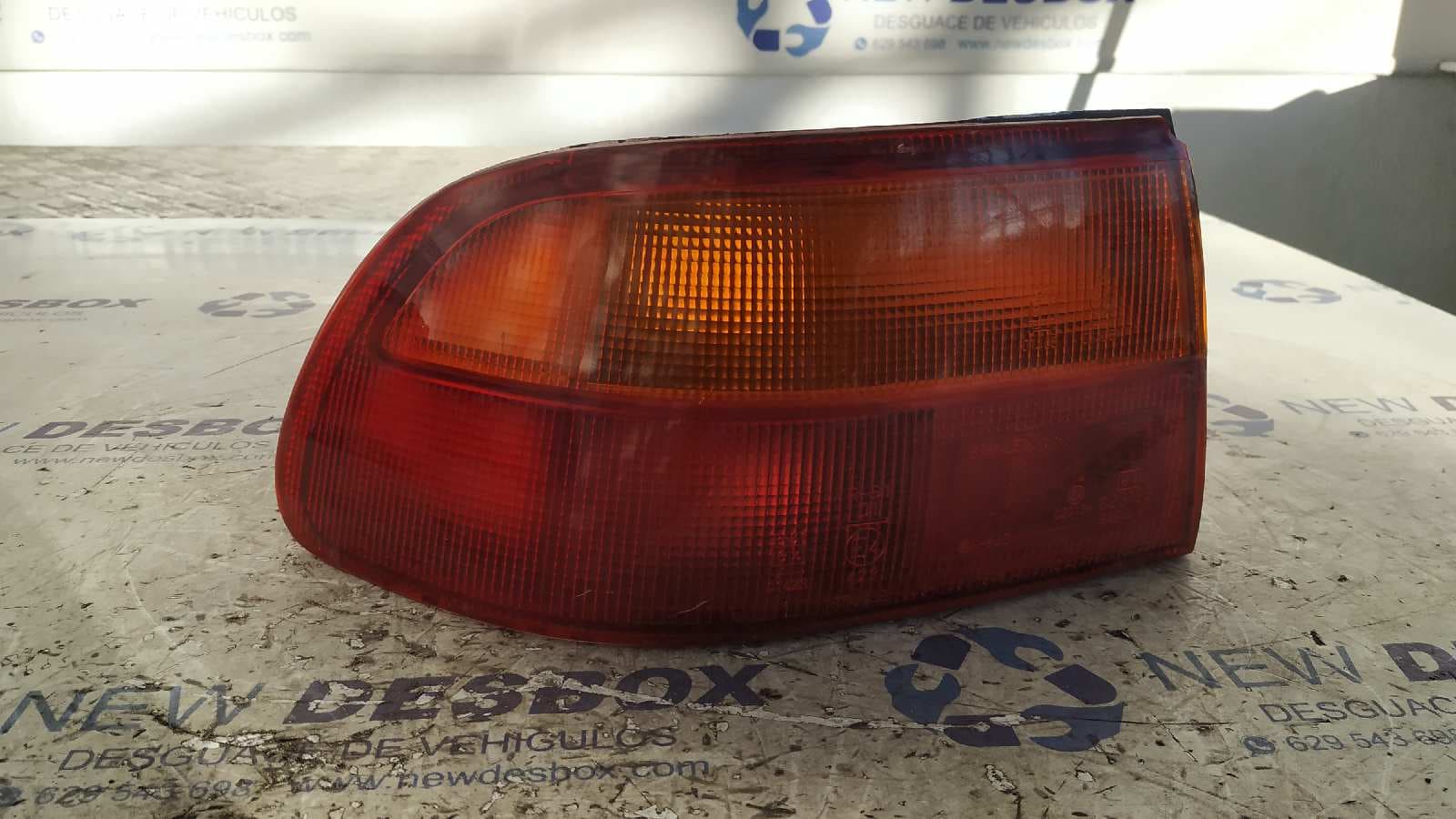 Recambio de PILOTO TRASERO IZQUIERDO para HONDA CIVIC BERLINA (EG/EH) referencia OEM IAM 0431128L