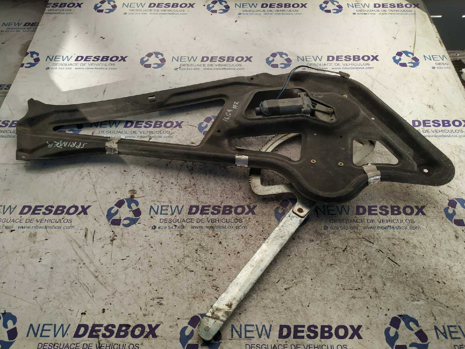Recambio de ELEVALUNAS DELANTERO DERECHO para MERCEDES-BENZ SPRINTER 02.00 -> CAJA CERRADA, TECHO ELEVADO 314 (903.663) 611981 referencia OEM IAM 0130321735 - BLANCO