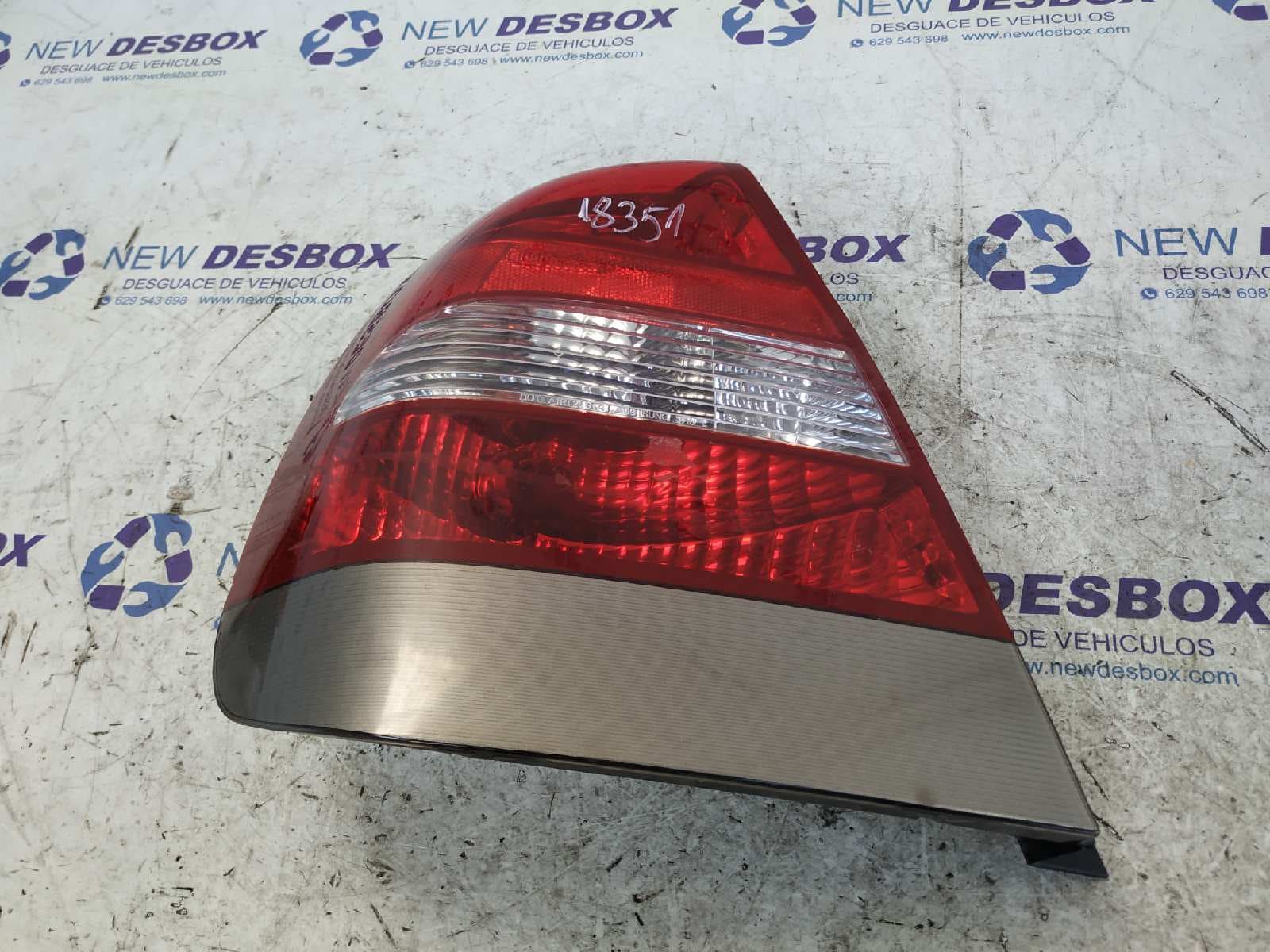 Recambio de PILOTO TRASERO IZQUIERDO para DAEWOO NUBIRA BERLINA A16DMS referencia OEM IAM 0311001419 - GRIS