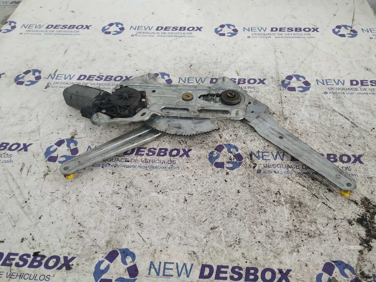 Recambio de ELEVALUNAS DELANTERO DERECHO para RENAULT SAFRANE (B54) 2.0 16V N7Q referencia OEM IAM 400152A - VERDE