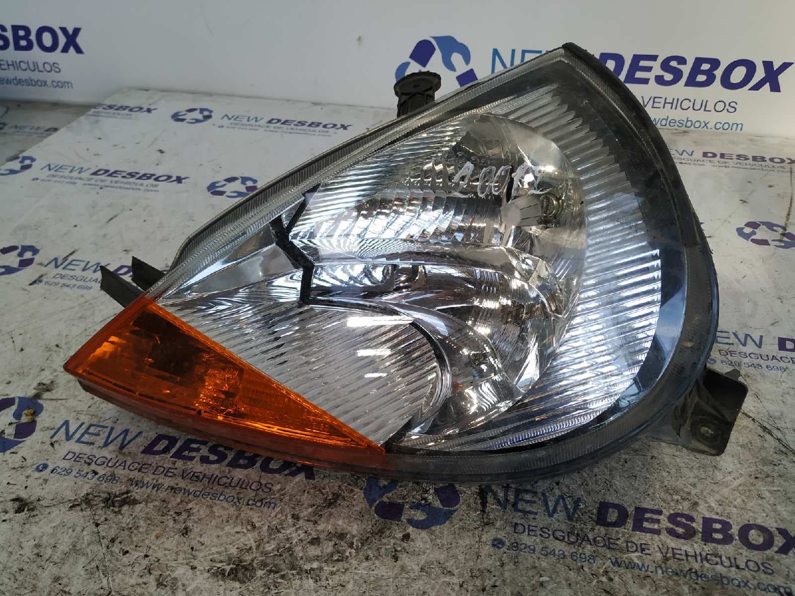 Recambio de FARO IZQUIERDO para FORD KA (CCQ) Básico J4D referencia OEM IAM 13K060 - BLANCO