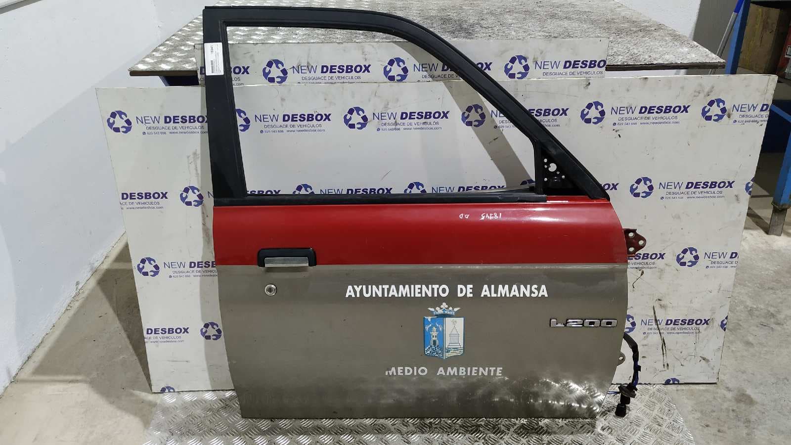 Recambio de PUERTA DELANTERA DERECHA para MITSUBISHI L 200 (K34T) 2.5 Turbodiesel 4D56 referencia OEM IAM - ROJO