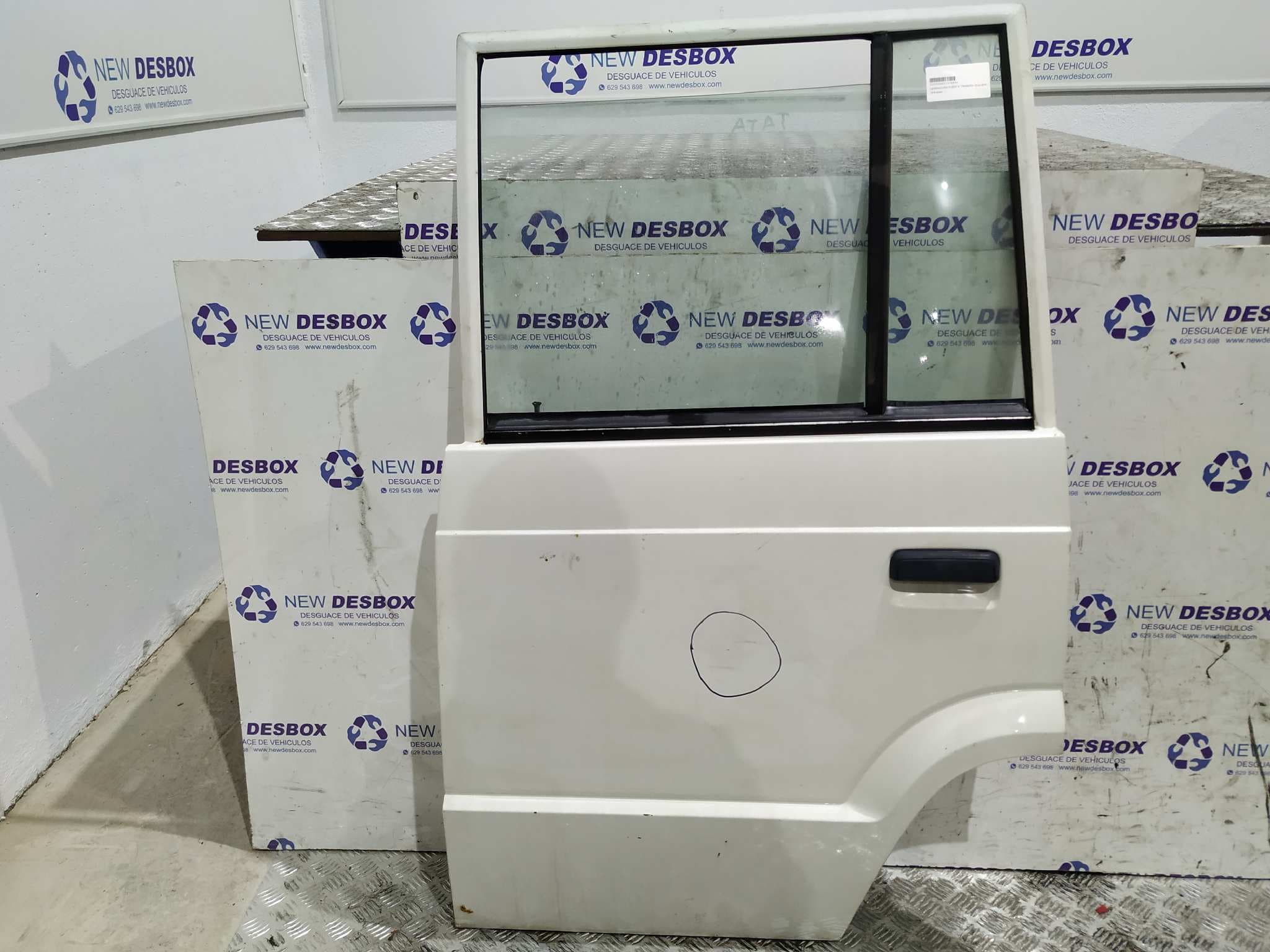 Recambio de PUERTA TRASERA IZQUIERDA para TATA SUMO 2.0 referencia OEM IAM