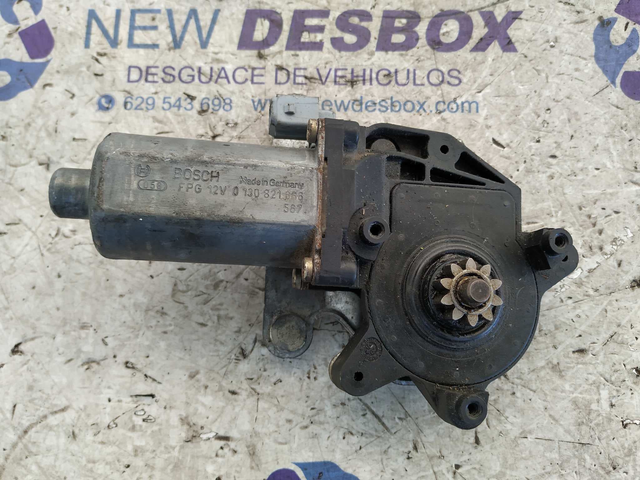 Recambio de MOTOR ELEVALUNAS DELANTERO DERECHO para MERCEDES VITO (W638) referencia OEM IAM 0130821666