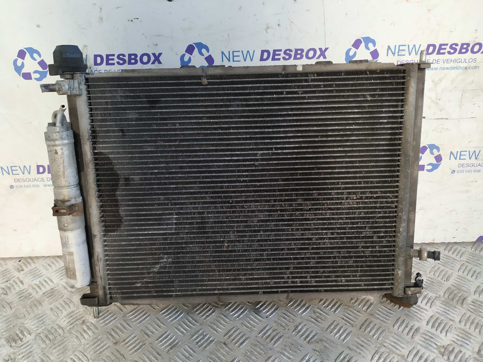 Recambio de RADIADOR AGUA para RENAULT CLIO III D4F784 referencia OEM IAM 8200688390 - BLANCO