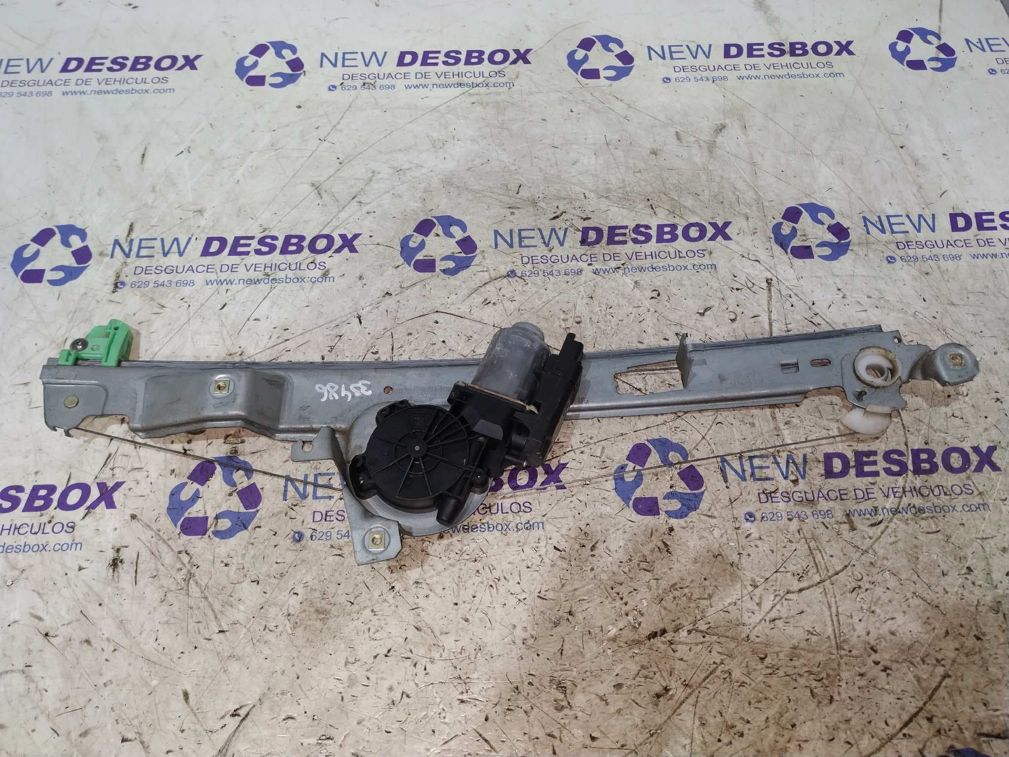 Recambio de ELEVALUNAS DELANTERO DERECHO para RENAULT SCENIC II F9QD8 referencia OEM IAM 440726F - BLANCO
