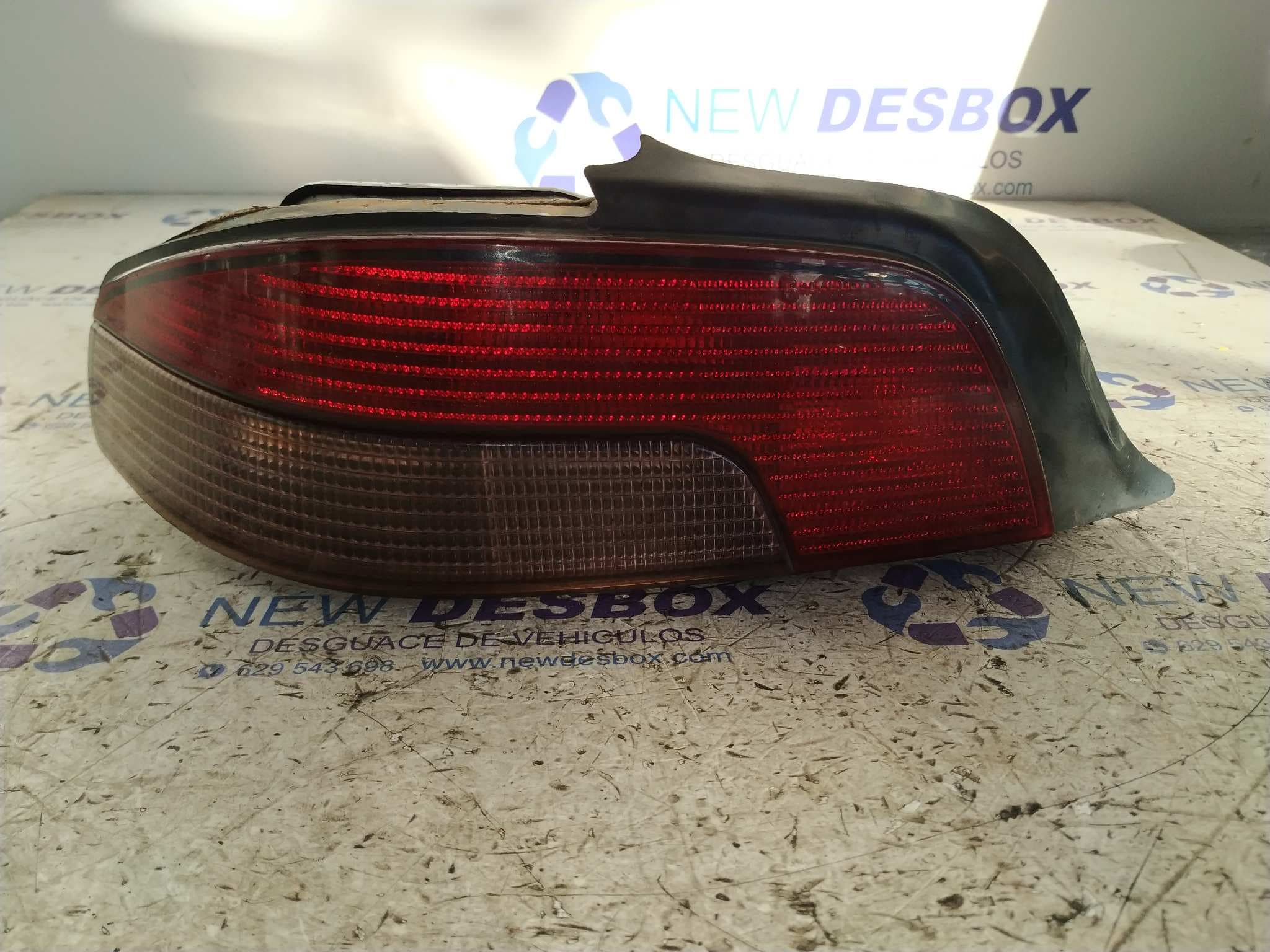 Recambio de PILOTO TRASERO IZQUIERDO para PEUGEOT 306 CABRIOLET (S1) 2.0 RFXXU10J2 referencia OEM IAM 2941