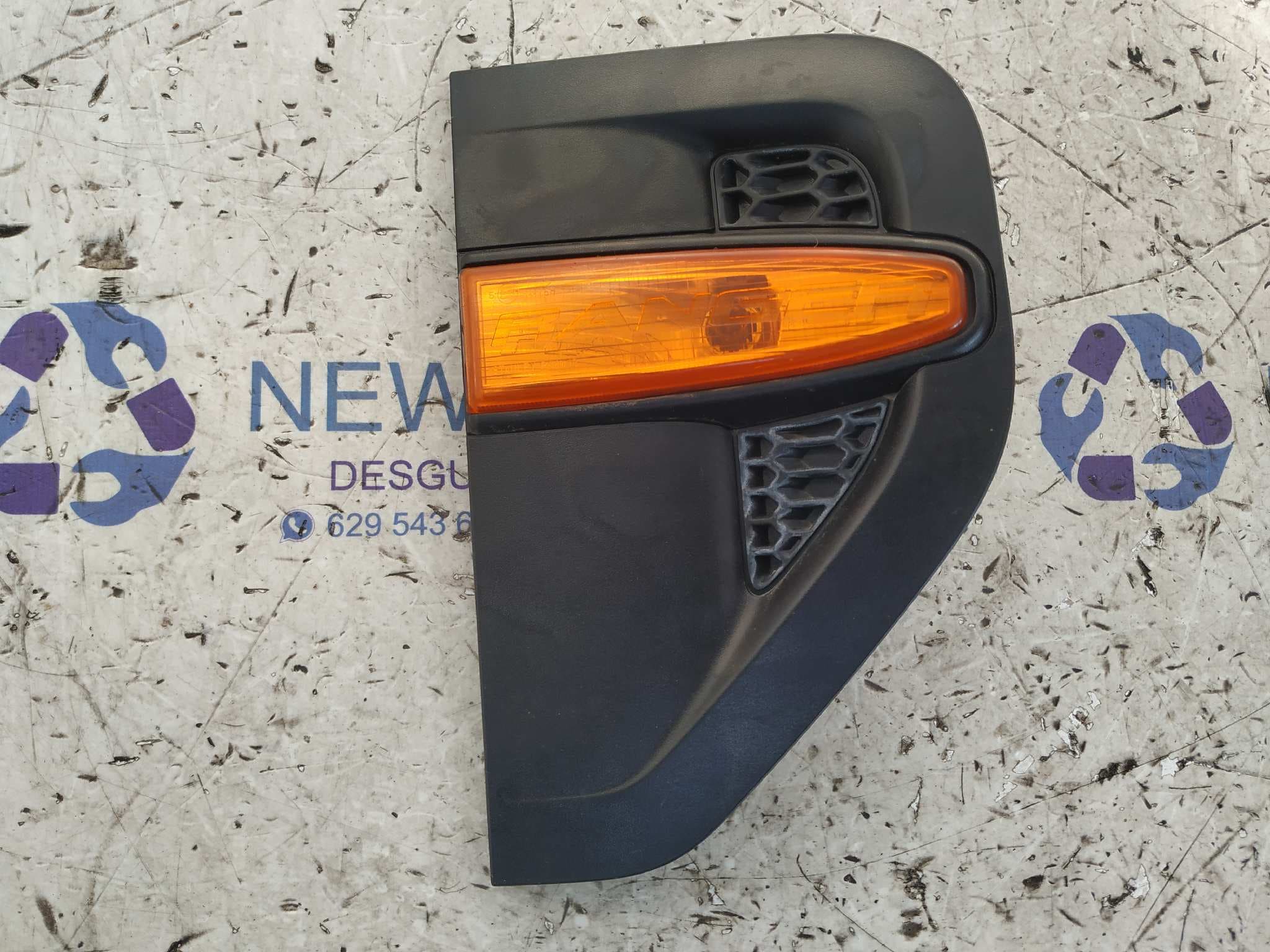 Recambio de PILOTO LATERAL DERECHO para FORD RANGER (ES) 2.5 TDCi CAT WL referencia OEM IAM UD2D50910 - NARANJA